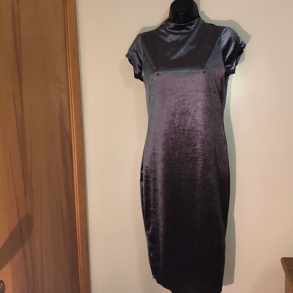 Dresses & Skirts - ⭐️💙Silver with Blue Hues Dress
